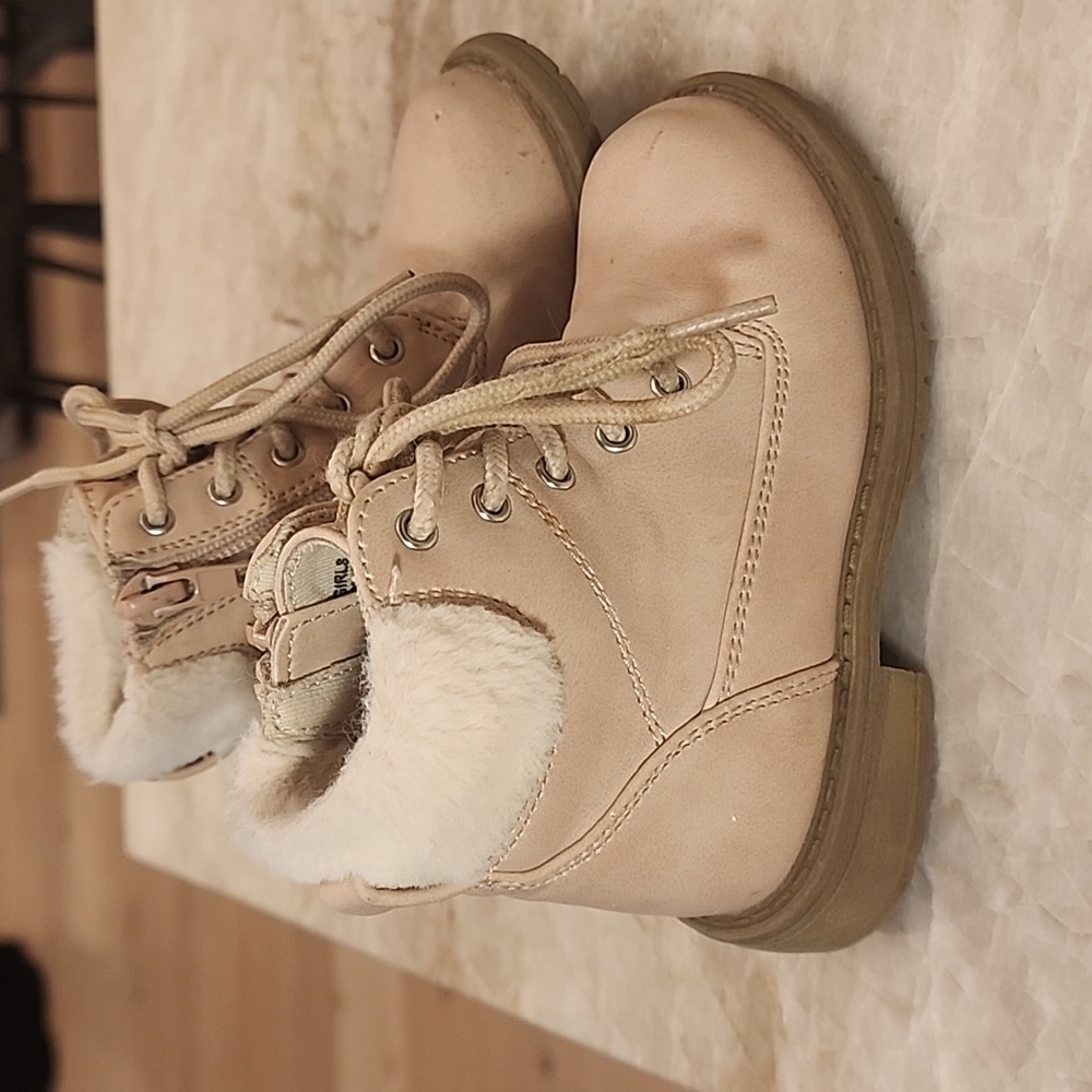 Dolce Vita toddler boot size 6